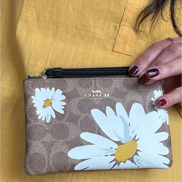 Authentic COACH Signature floral coated canvas/leather zip wristlet